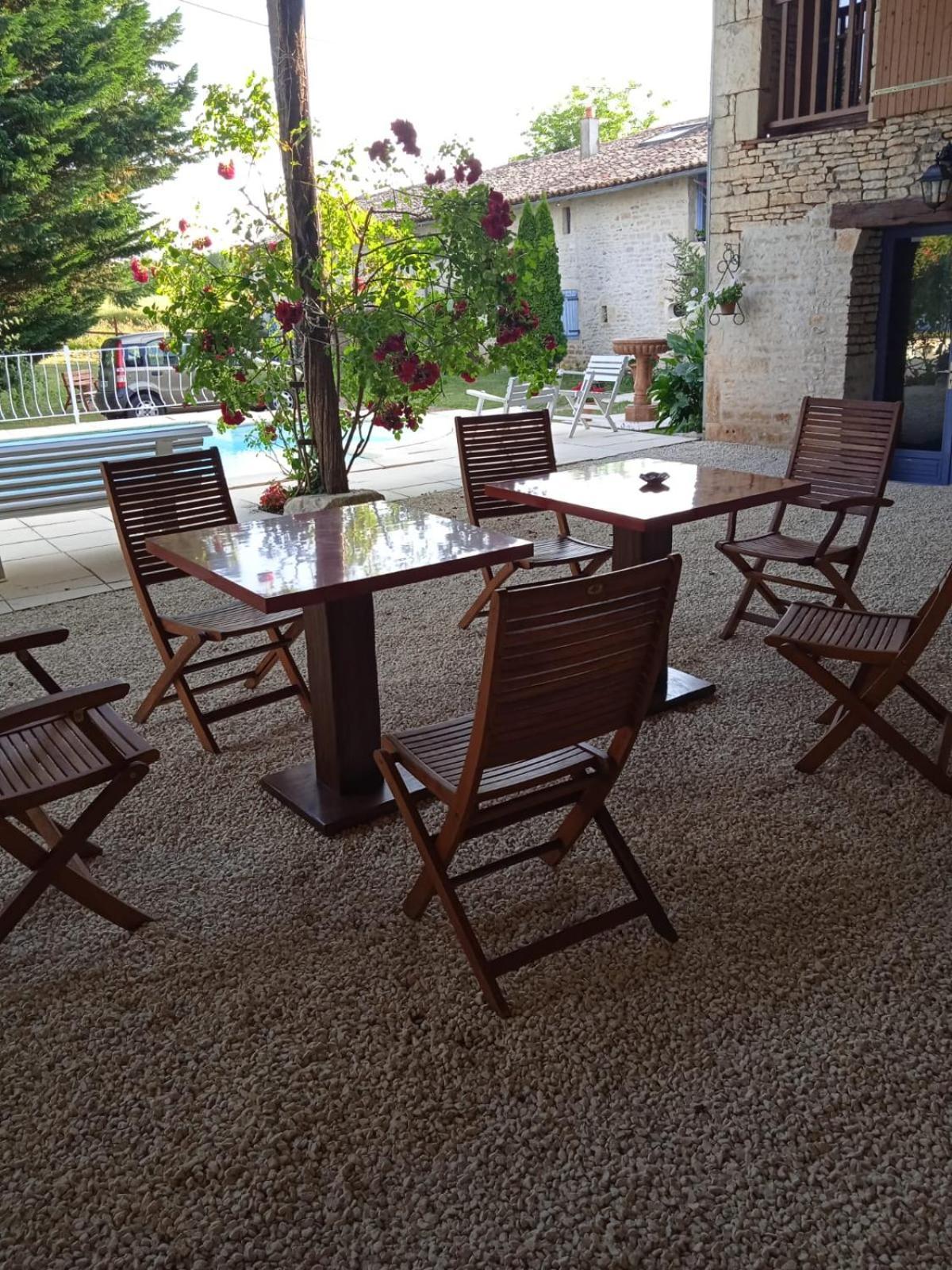 Coucouhirondelle Bed & Breakfast Brux ภายนอก รูปภาพ